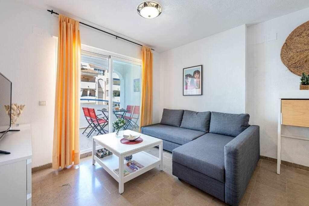 797 Holiday Rentals- Hermoso Apartamento Para 4 En ベナルマデナ エクステリア 写真