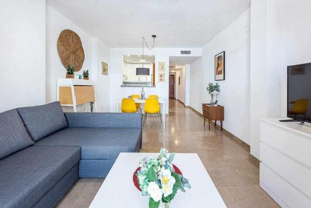 797 Holiday Rentals- Hermoso Apartamento Para 4 En ベナルマデナ エクステリア 写真