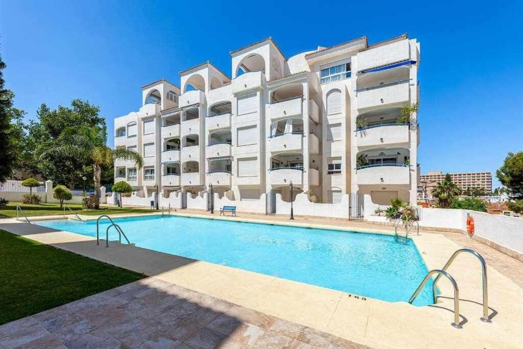 797 Holiday Rentals- Hermoso Apartamento Para 4 En ベナルマデナ エクステリア 写真