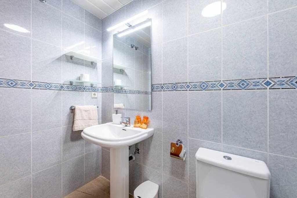 797 Holiday Rentals- Hermoso Apartamento Para 4 En ベナルマデナ エクステリア 写真