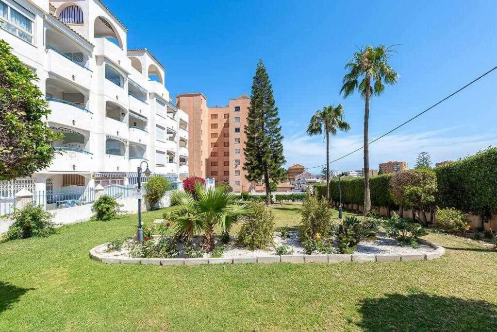 797 Holiday Rentals- Hermoso Apartamento Para 4 En ベナルマデナ エクステリア 写真